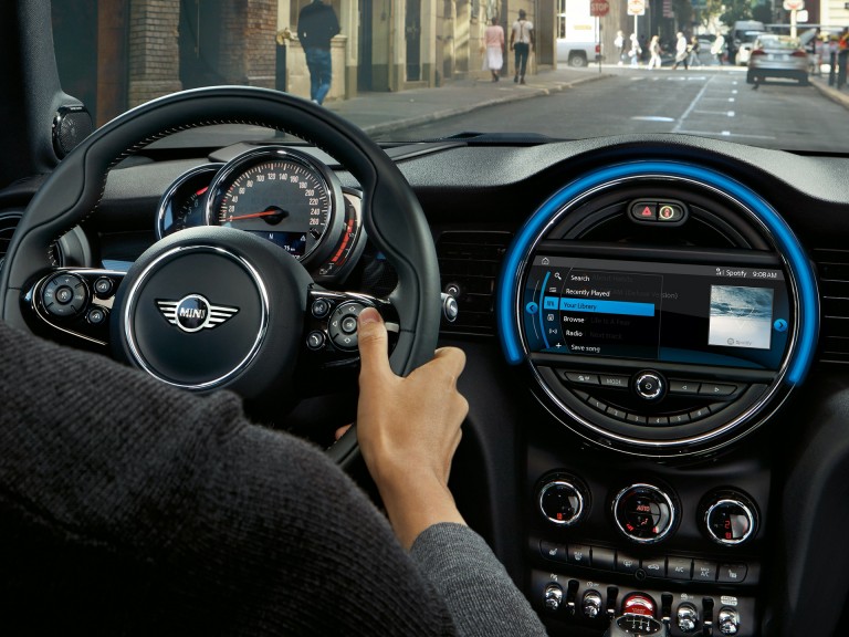 MINI CONNECTED